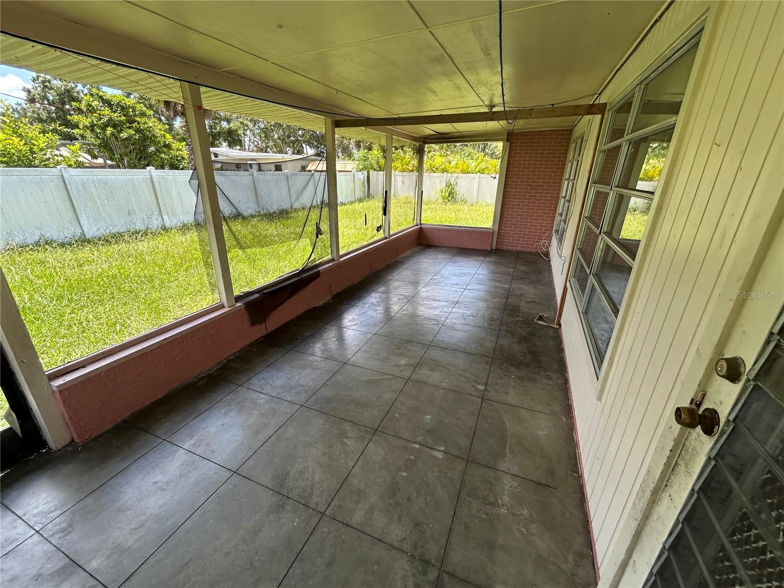 WHITFIELD COUNTRY CLUB ESTATES 1 - Residential Lease