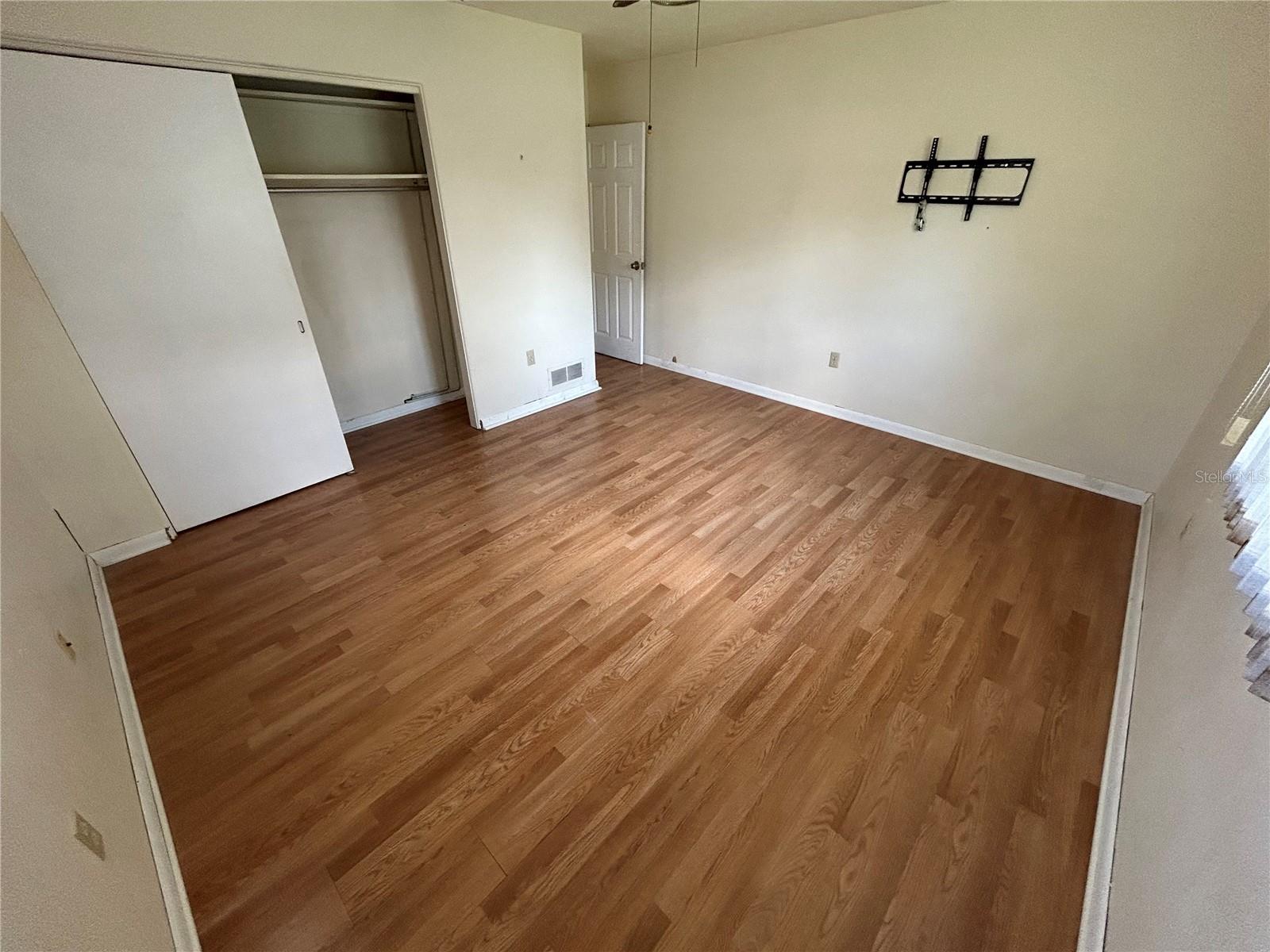 WHITFIELD COUNTRY CLUB ESTATES 1 - Residential Lease