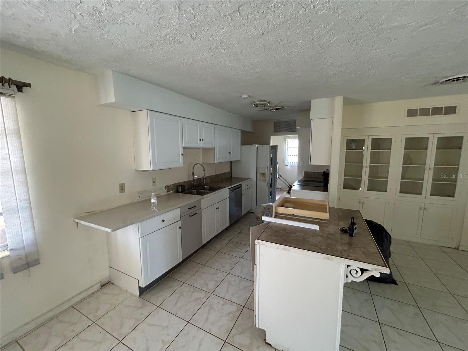 WHITFIELD COUNTRY CLUB ESTATES 1 - Residential Lease