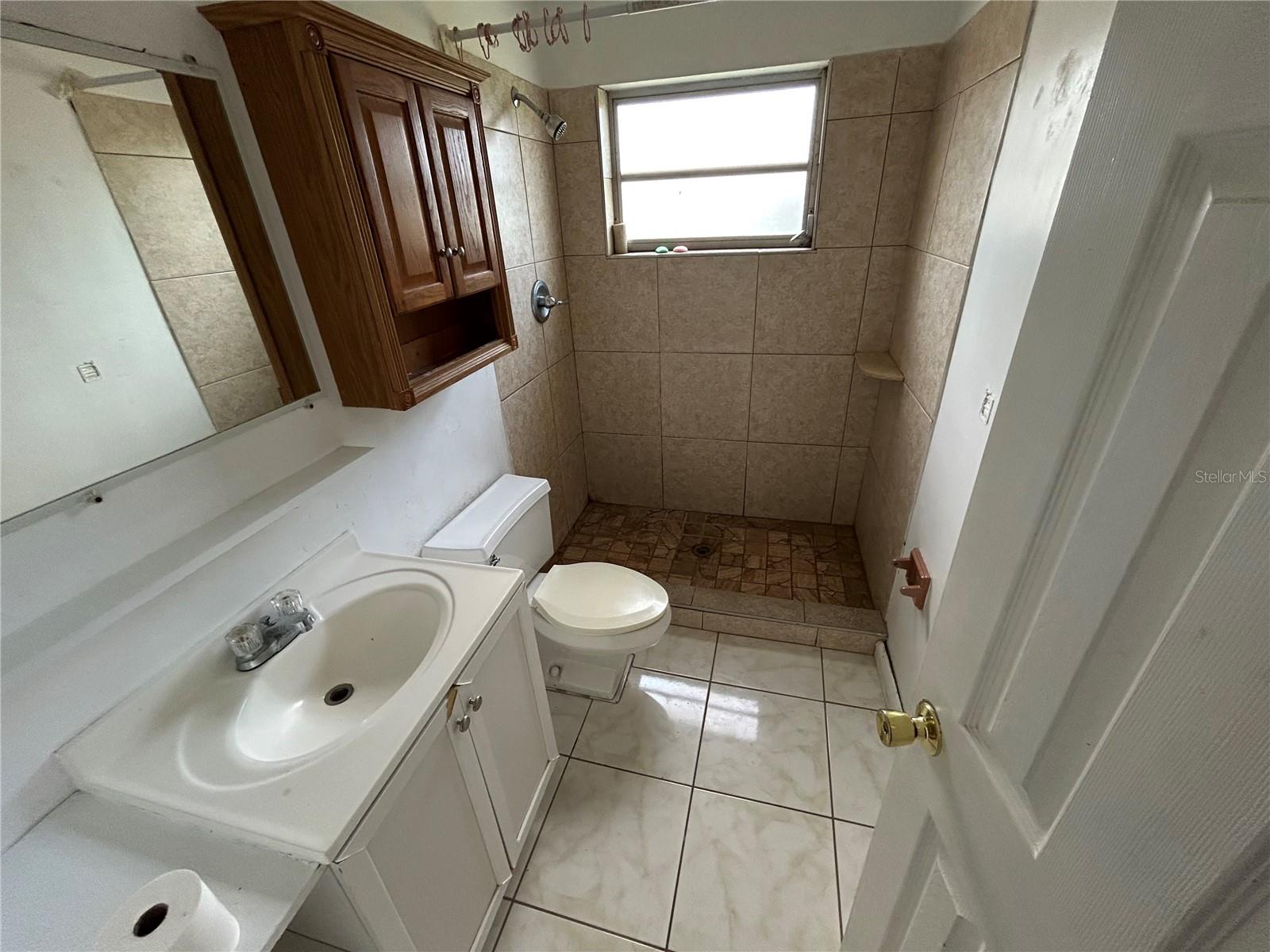 WHITFIELD COUNTRY CLUB ESTATES 1 - Residential Lease