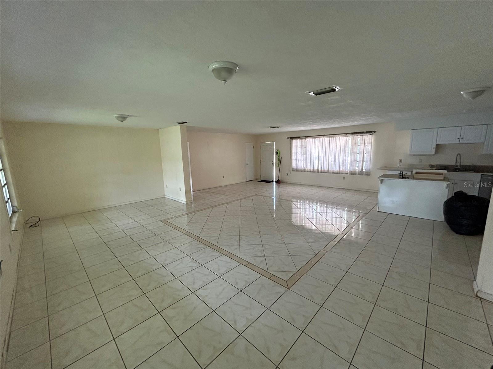 WHITFIELD COUNTRY CLUB ESTATES 1 - Residential Lease