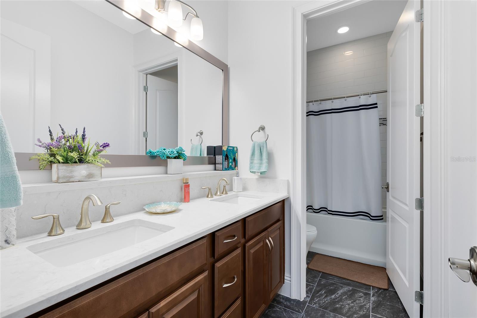 EAGLE CREEK - Residential