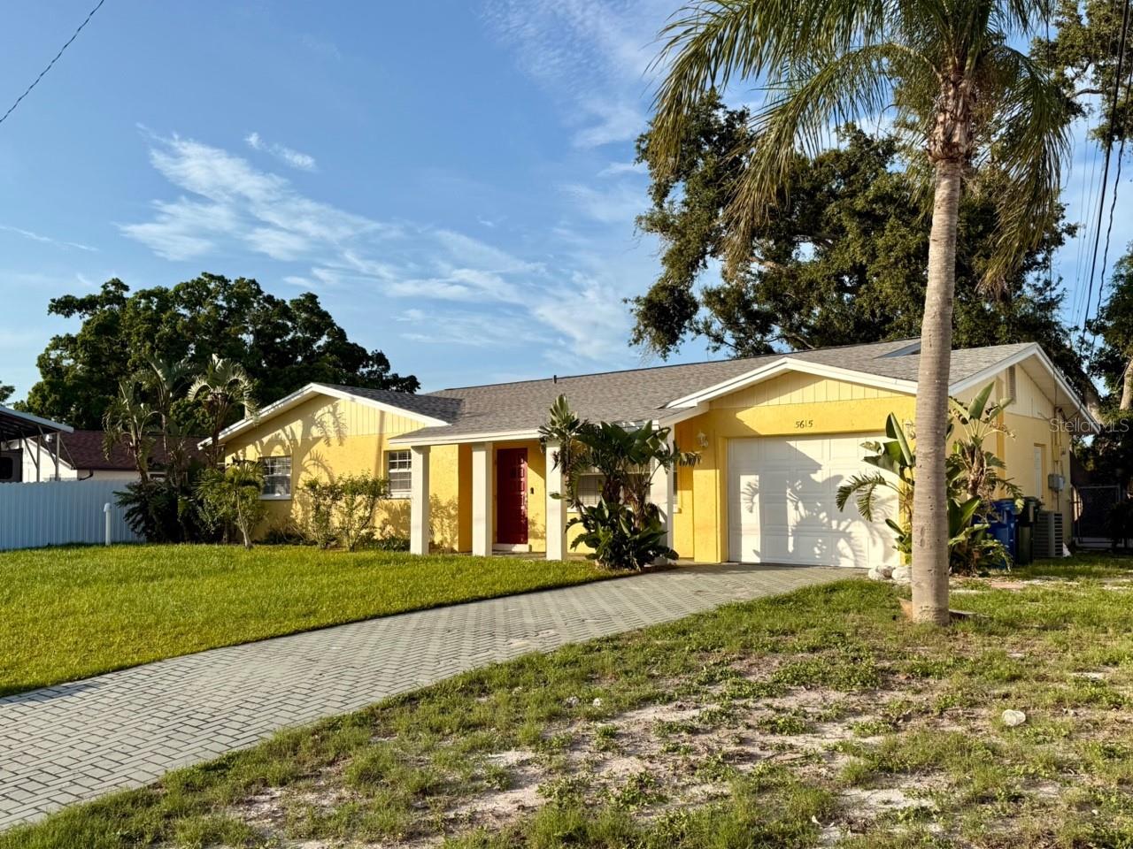 Very quiet neighborhood, completely fenced backyard. 3/2 + den/office space which can be easily converted into a 4th (bed-)room. Great open kitchen/dining/living area with high ceilings and bay window. Huge master bedroom with walk in closet, bay window, plantation shutters, door to the yard and bath with walk in shower. Bathroom off the hallway with tub. Carpet in all bedrooms. Two A/C Systems provide two climate zones. One car garage with washer/dryer. New roof including the skylights installed in March 2025. Water heater from 2021. 5 Min. from Gulf Gate with a big shopping center and its own eclectic neighborhood with individual retail stores and restaurants. Five min. from Siesta Key and about 12 min. from downtown. Schools: Phillippi Shores Elementary and Riverview High school, both A rated. Seller will pay for a 1 year home warranty. Agent/Owner.