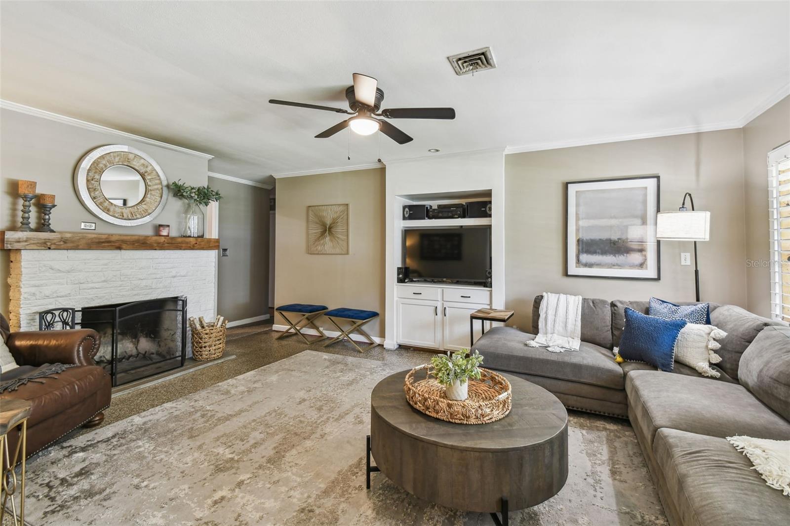 609 LAKE SHORE DRIVE