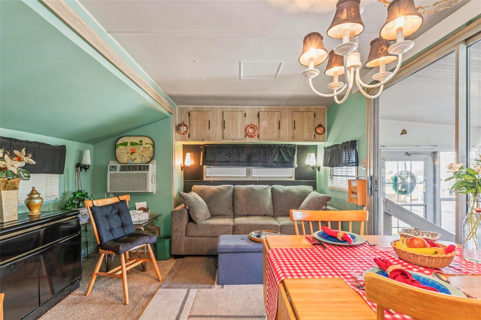 OUTDOOR RESORTS AMERICA - Residential