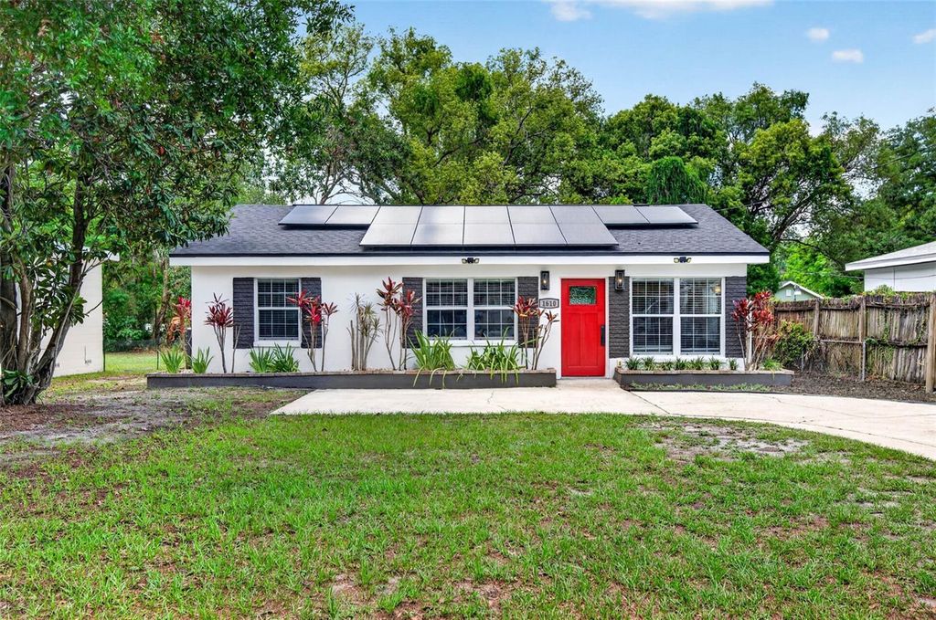 Photo of 1610 E Paris Street, Tampa, FL 33610 (MLS # TB8512452)