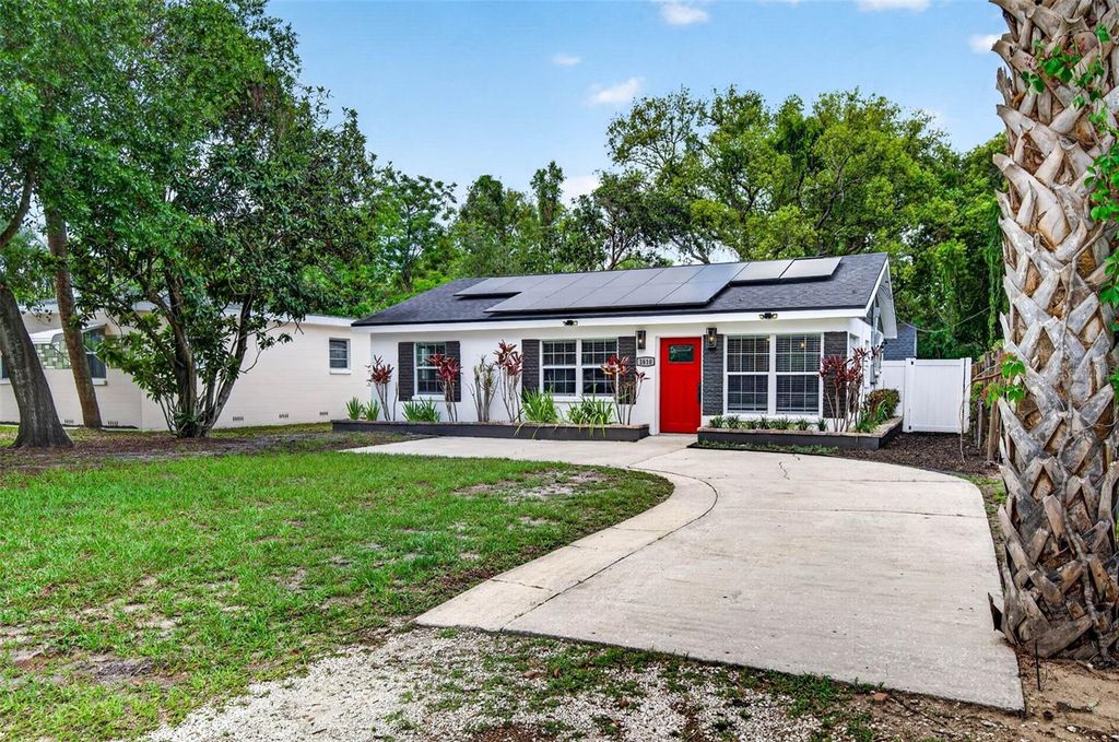 Photo of 1610 E Paris Street, Tampa, FL 33610 (MLS # TB8512452)
