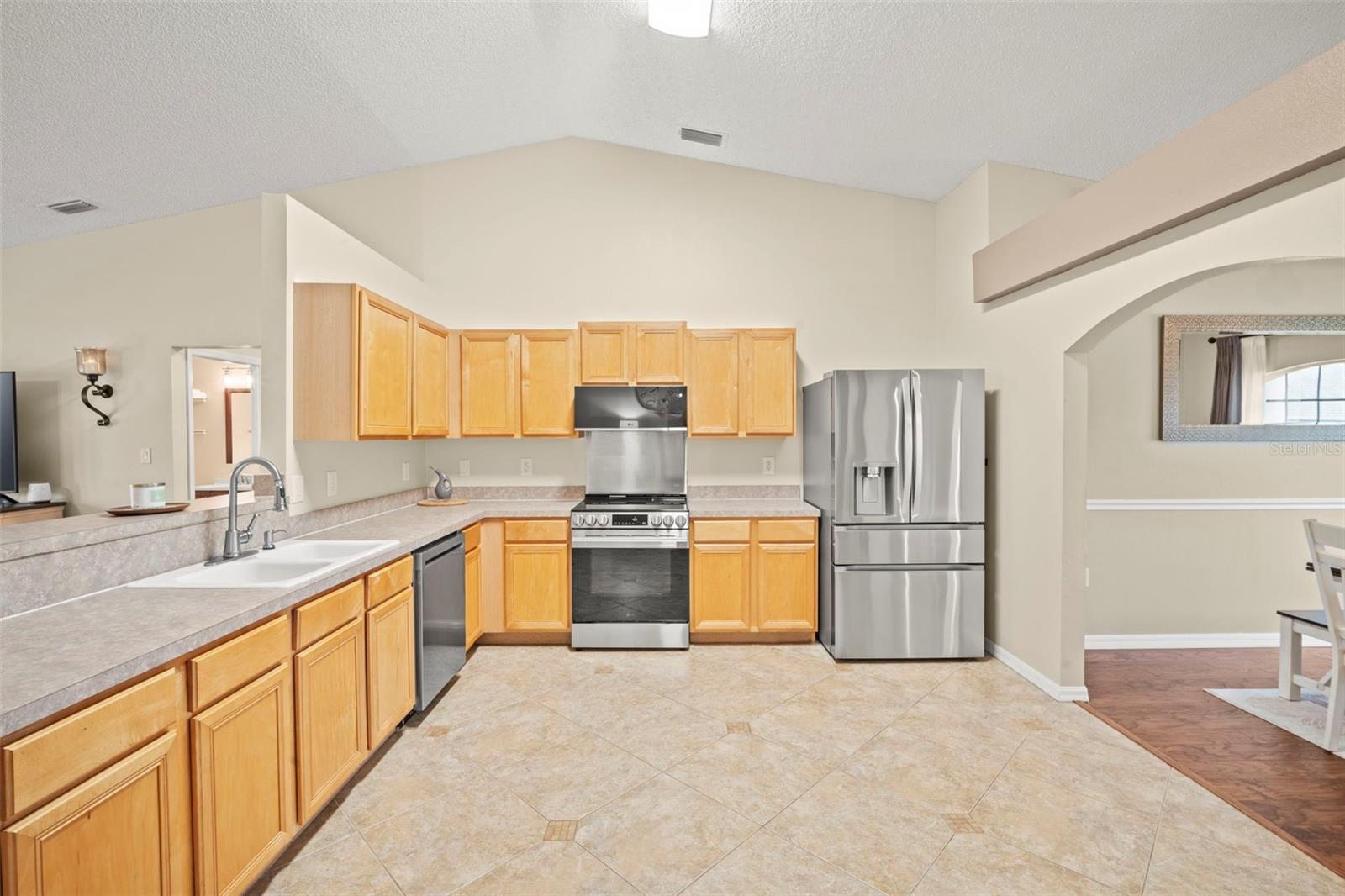 OAKTRAILS AT MEADOWRIDGE, THE PHASE V - Residential