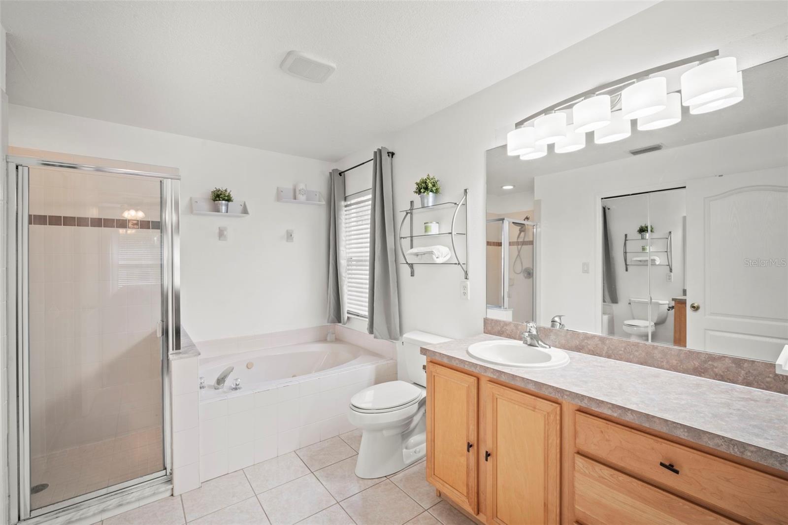 OAKTRAILS AT MEADOWRIDGE, THE PHASE V - Residential