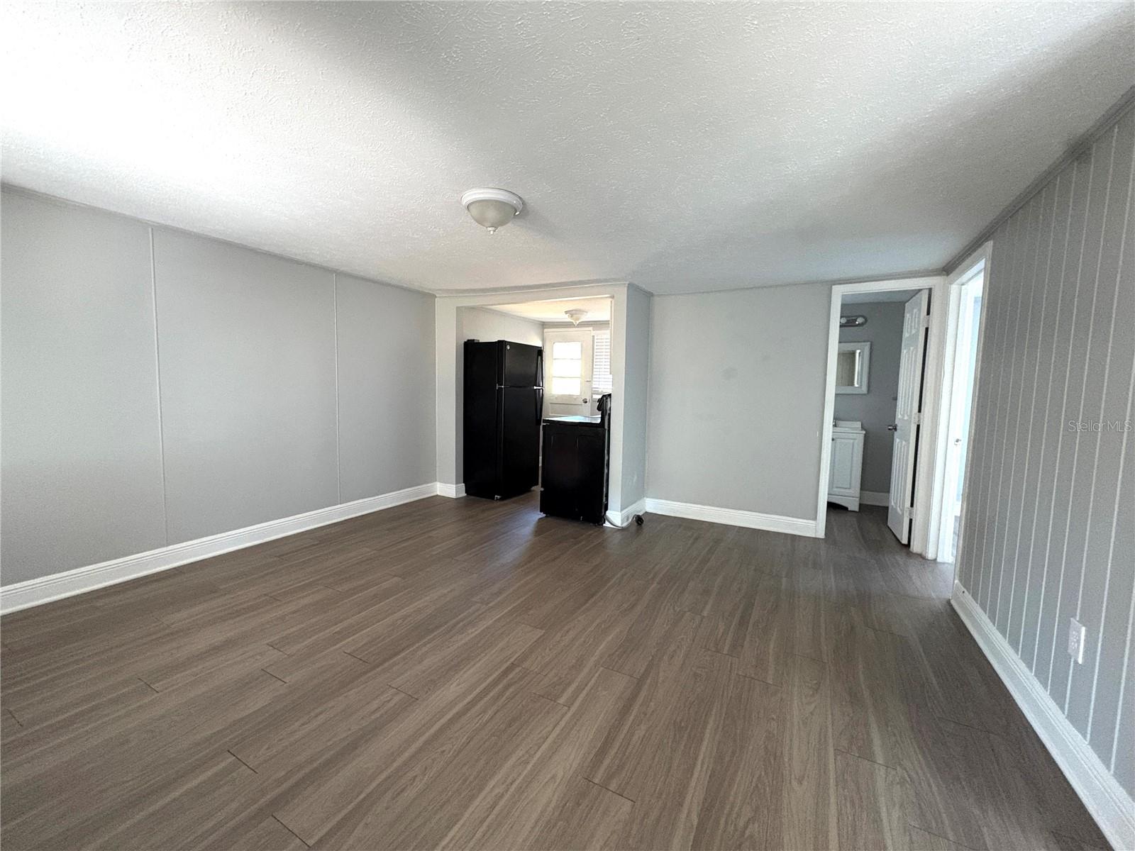 DREW PARK RE OF - Residential Lease