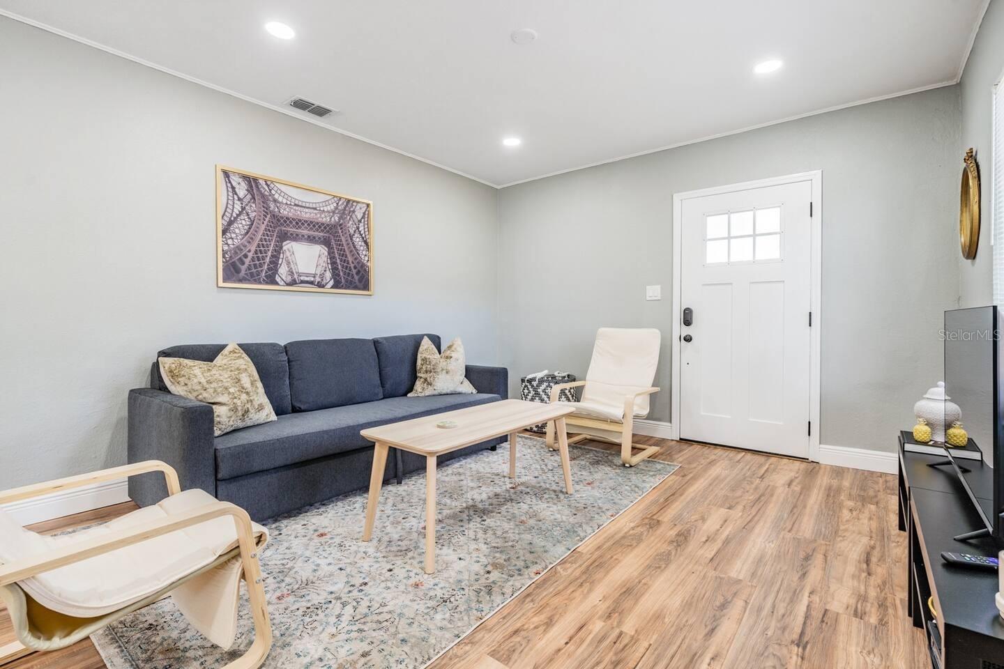 1803 E FRIERSON AVENUE