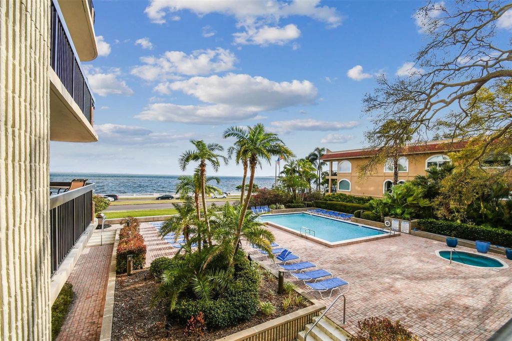 Photo of 2413 Bayshore Boulevard #202, Tampa, FL 33629 (MLS # TB8510589)