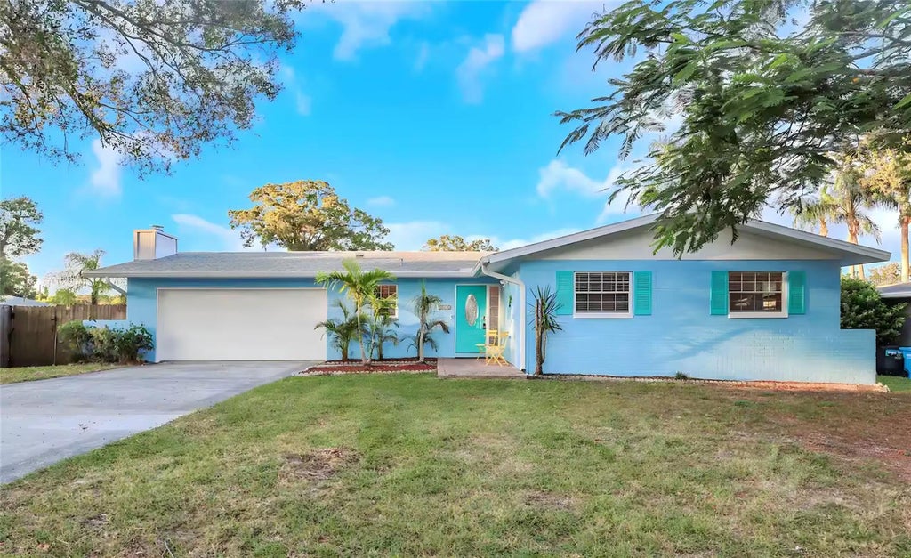 Photo of 1532 Tangerine Street, Clearwater, FL 33756 (MLS # TB8561036)