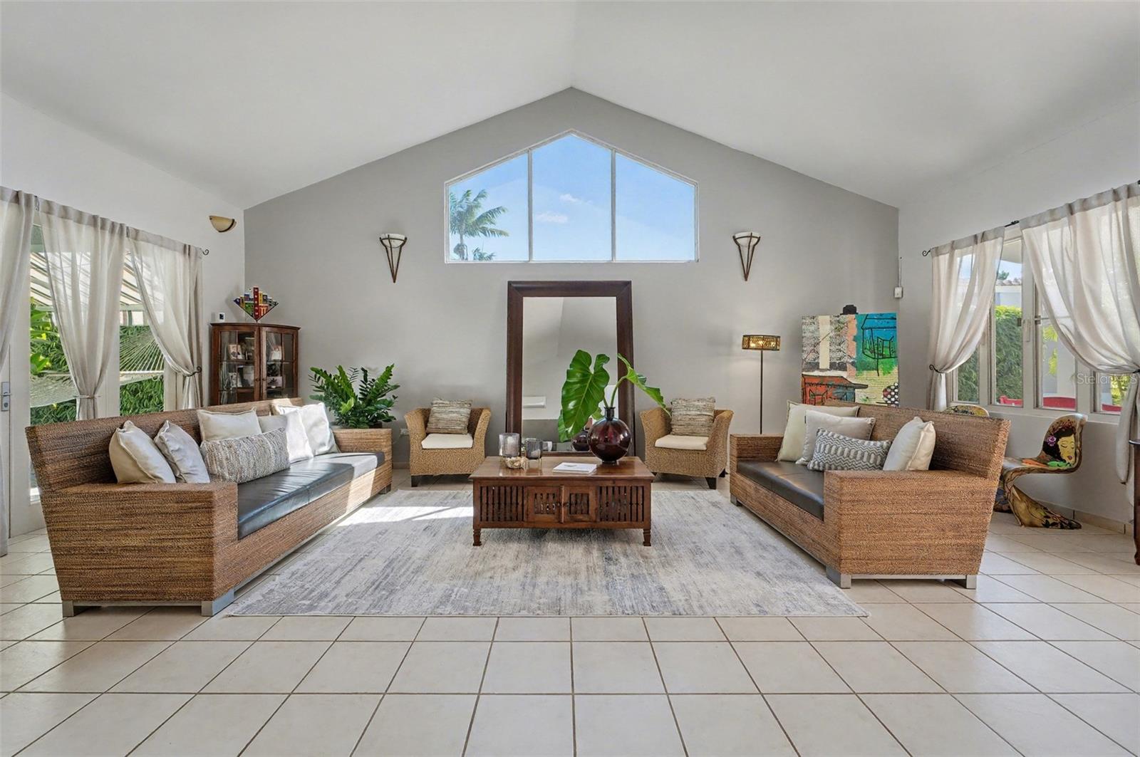 SABANERA DE DORADO - Residential