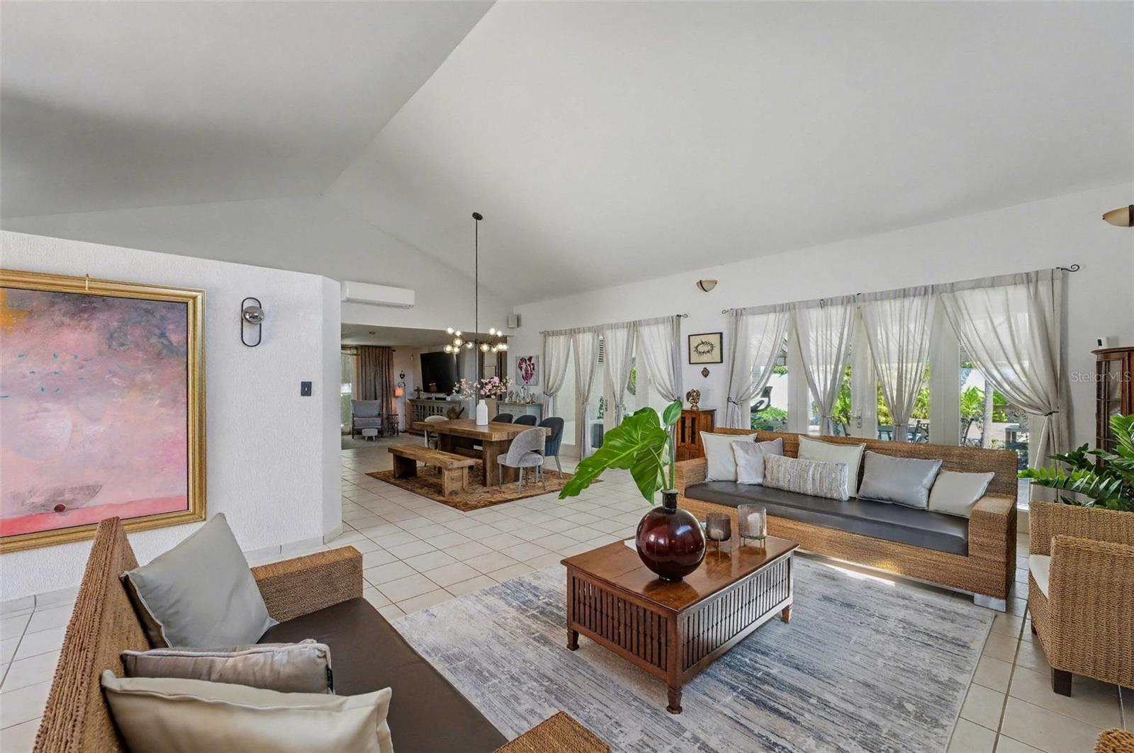 SABANERA DE DORADO - Residential