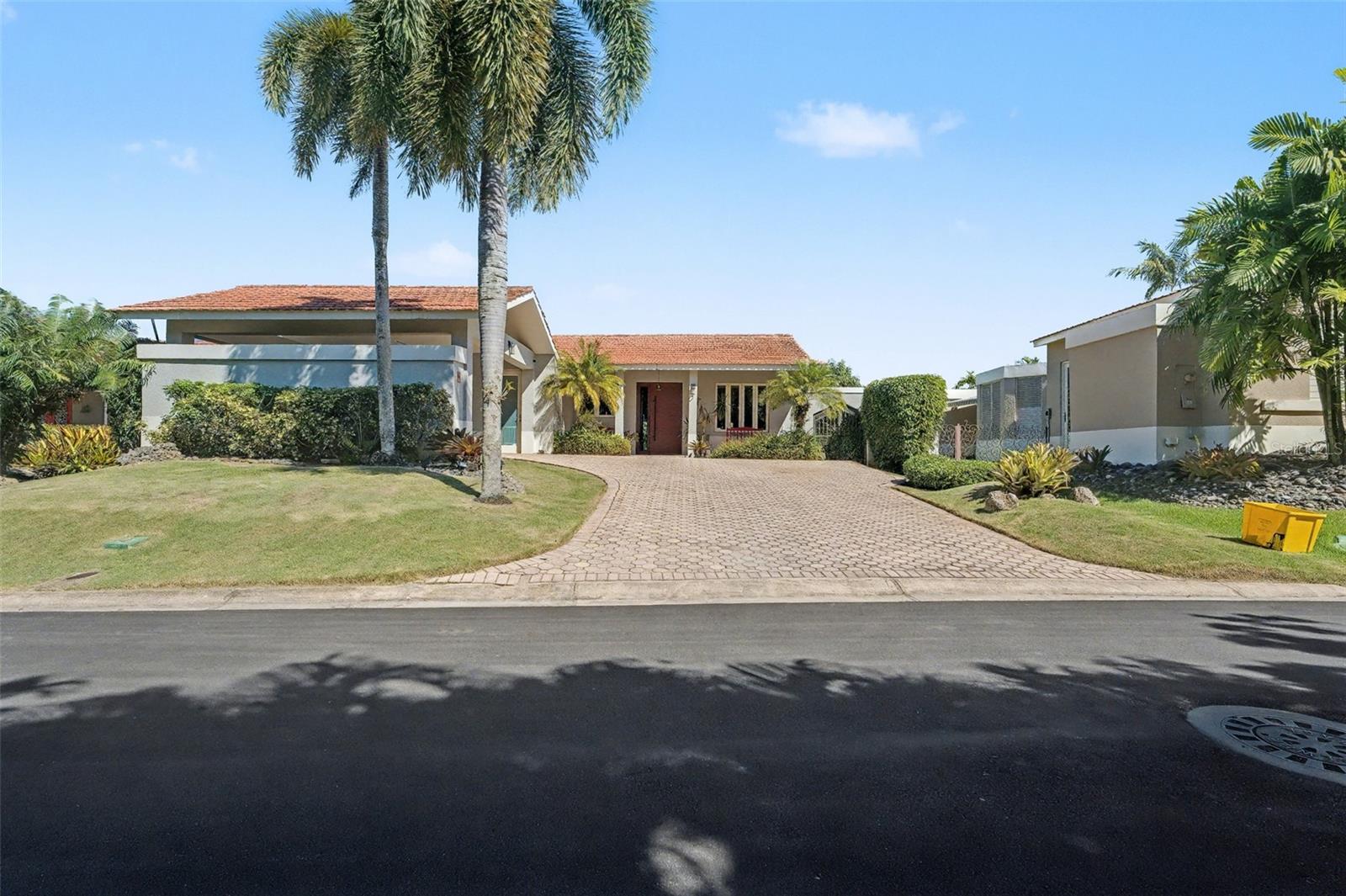 SABANERA DE DORADO - Residential