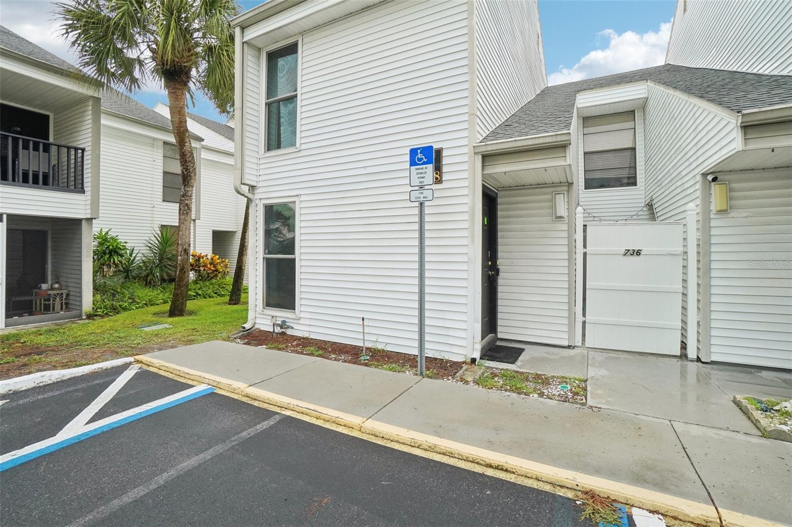 View TARPON SPRINGS, FL 34689 townhome