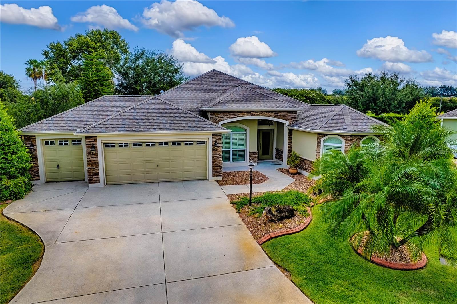 527 BEVILLE PLACE