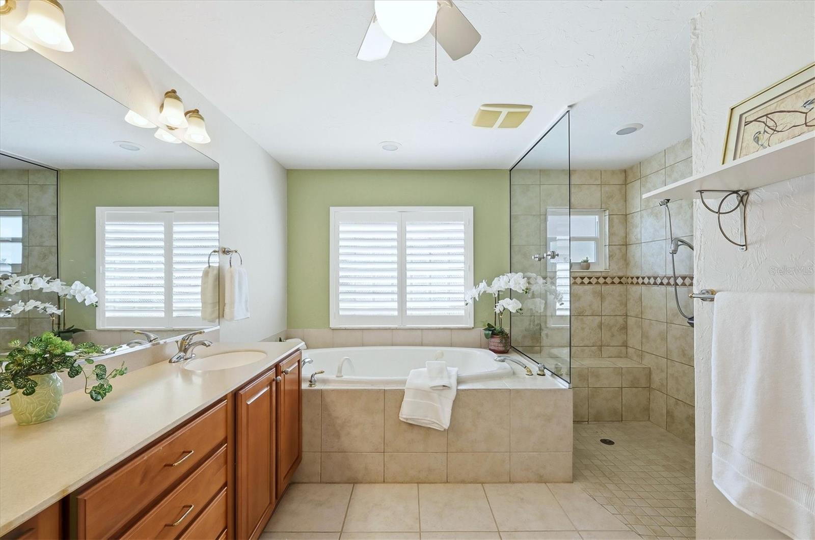 GOLDEN BEACH SUB - Residential