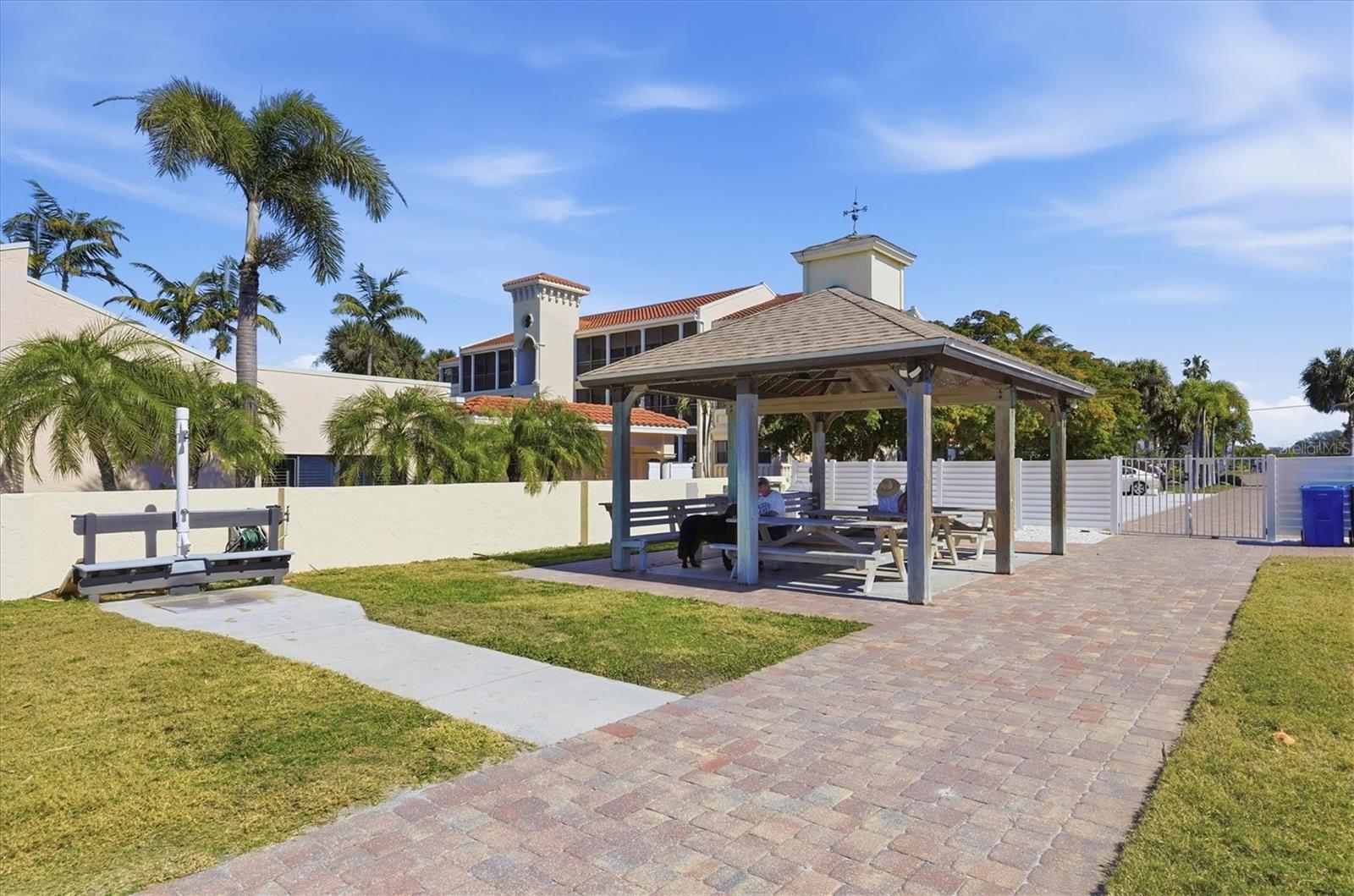 GOLDEN BEACH SUB - Residential