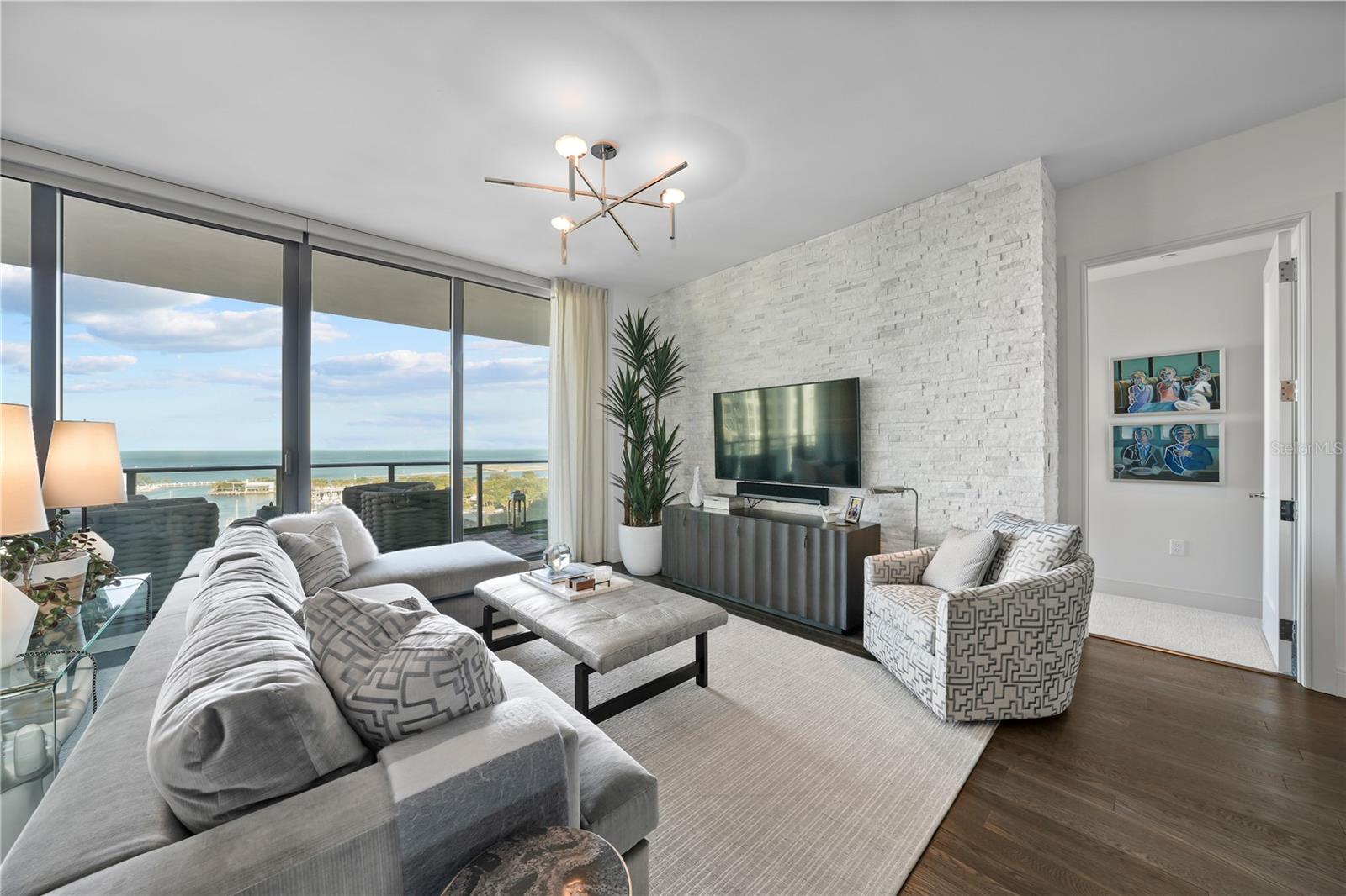 ONE ST. PETERSBURG - Residential