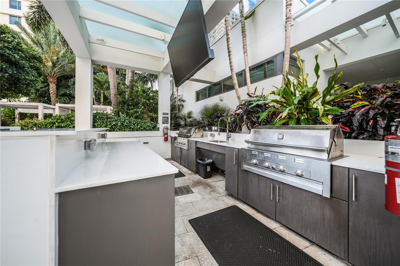 ONE ST. PETERSBURG - Residential