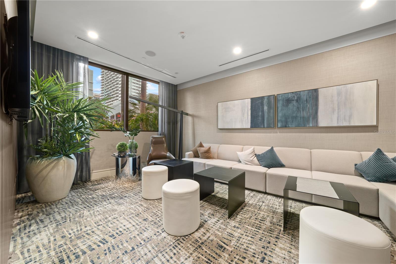 ONE ST. PETERSBURG - Residential