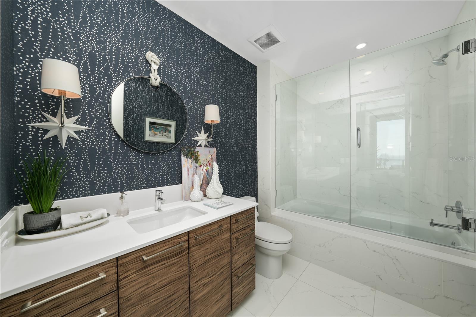 ONE ST. PETERSBURG - Residential