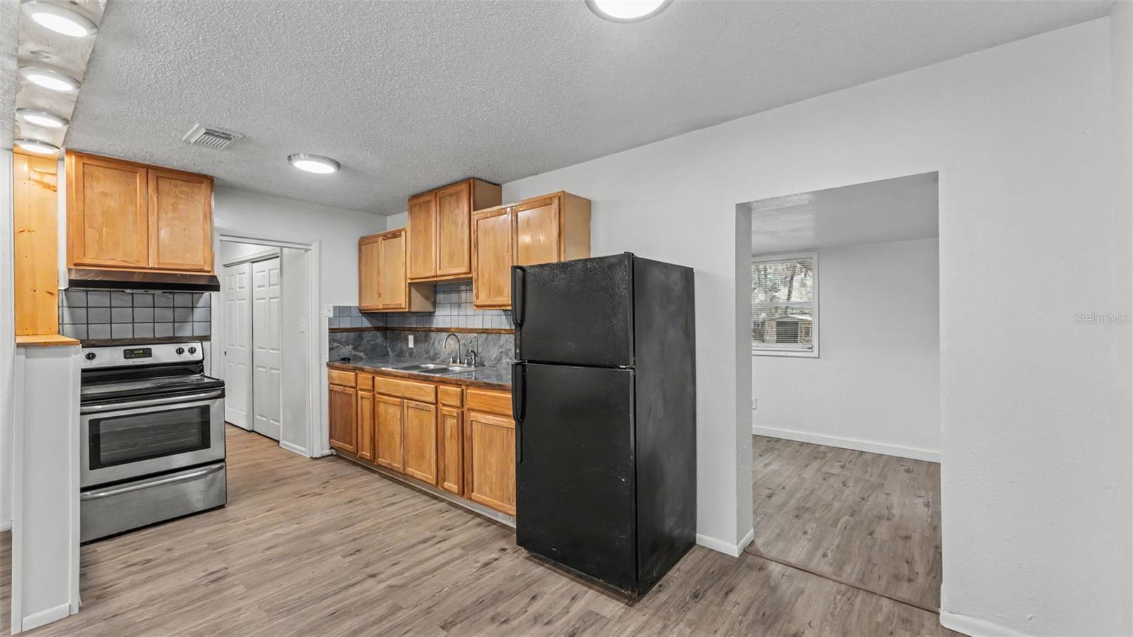 5039 LAYTON LANE