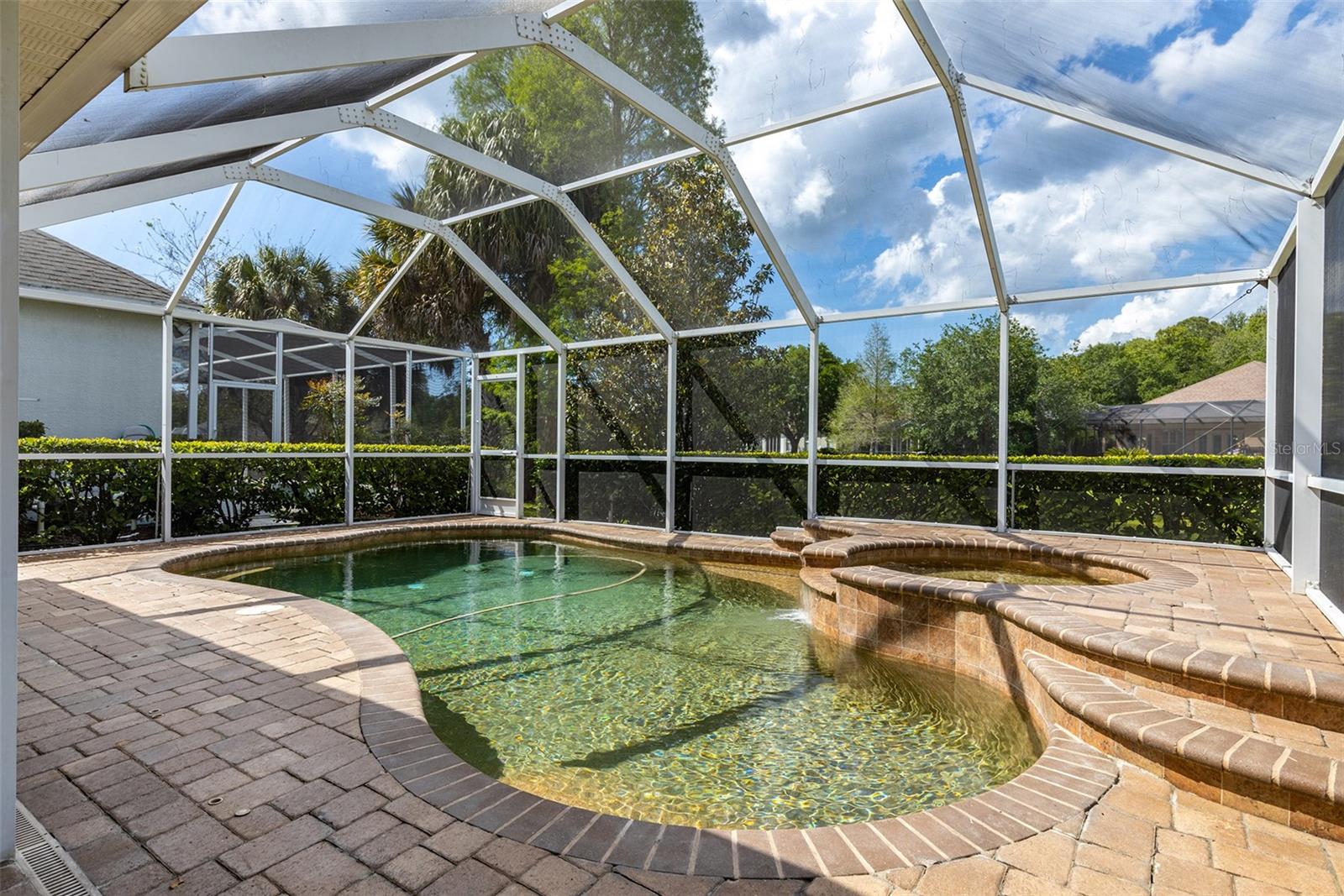 9524 GREENPOINTE DRIVE