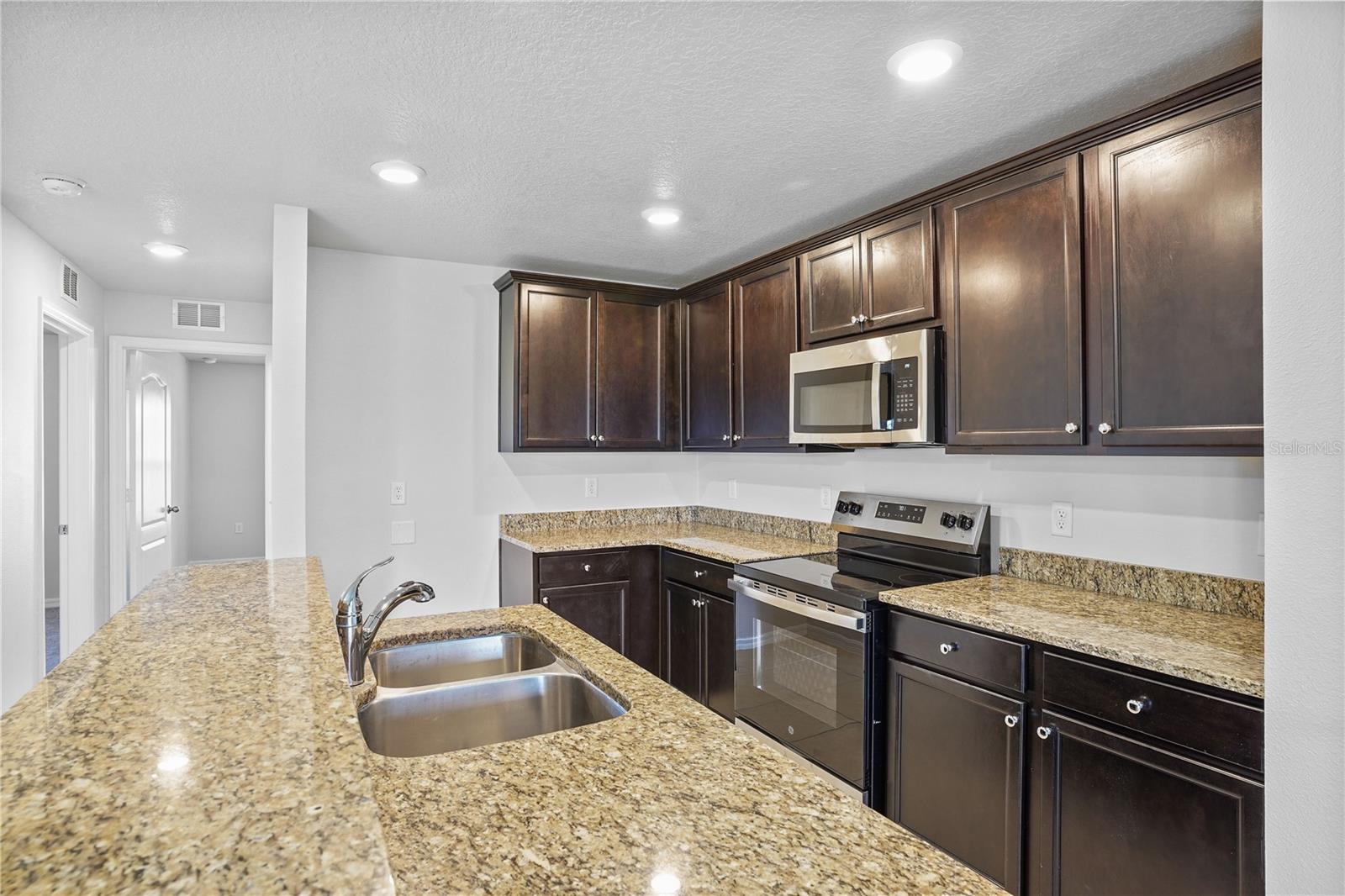 MASCOTTE LAKE JACKSON RIDGE PH 02 - Residential