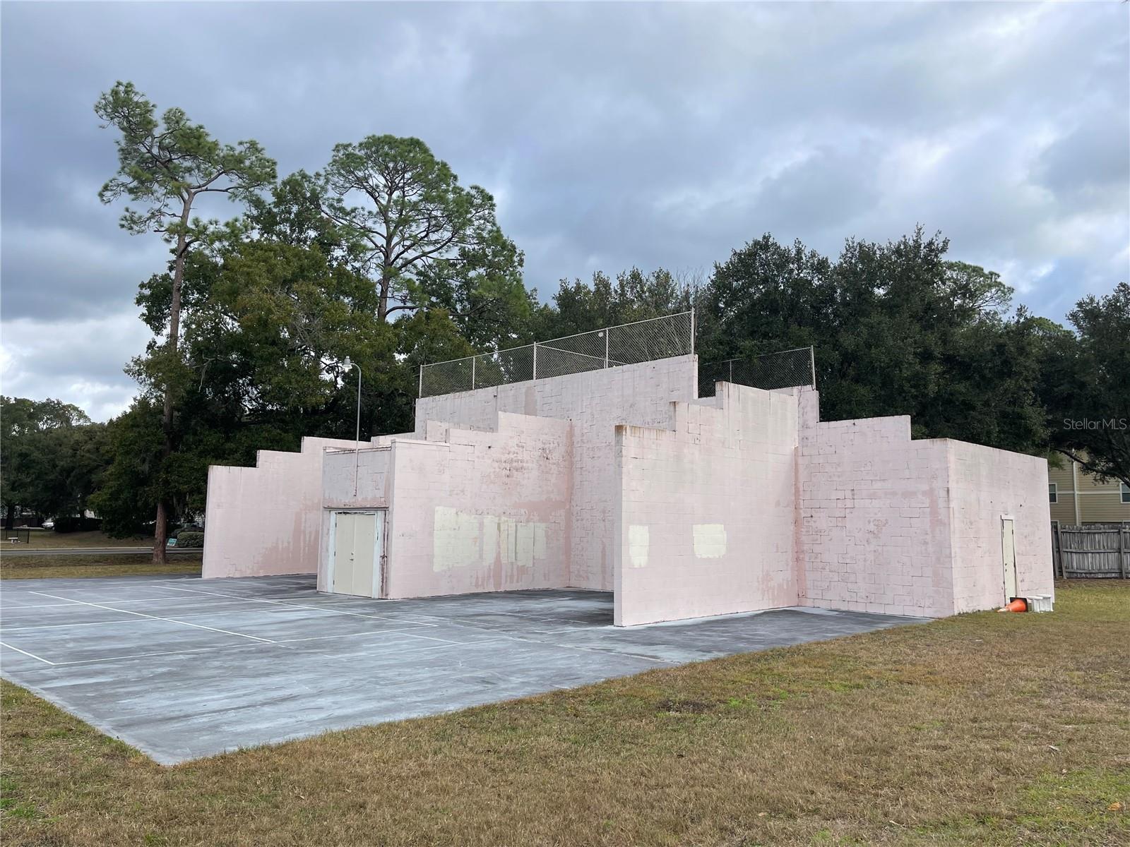 CRICKET CLUB CONDO - Residential