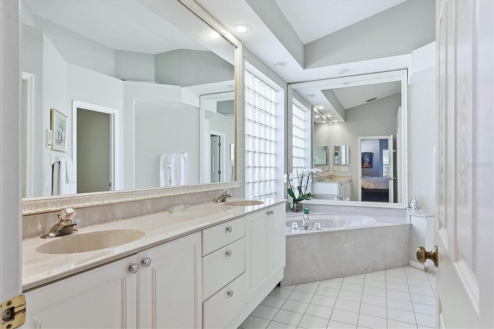 UNIVERSITY PARK - Residential