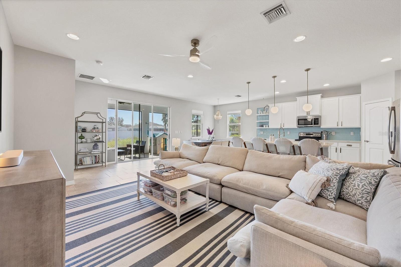 LUNA BAY - Residential