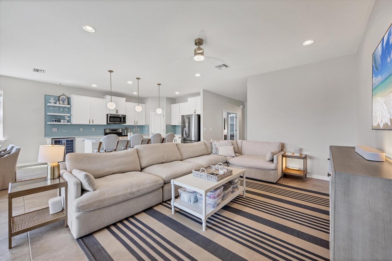 LUNA BAY - Residential