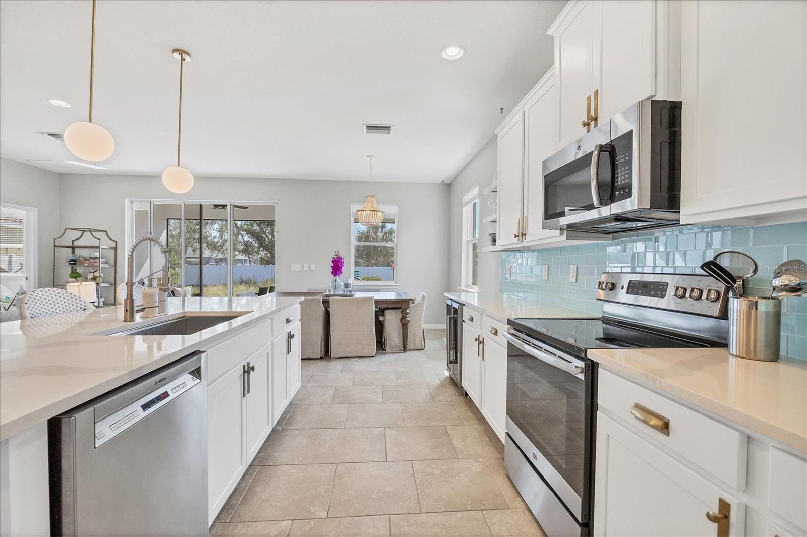 LUNA BAY - Residential