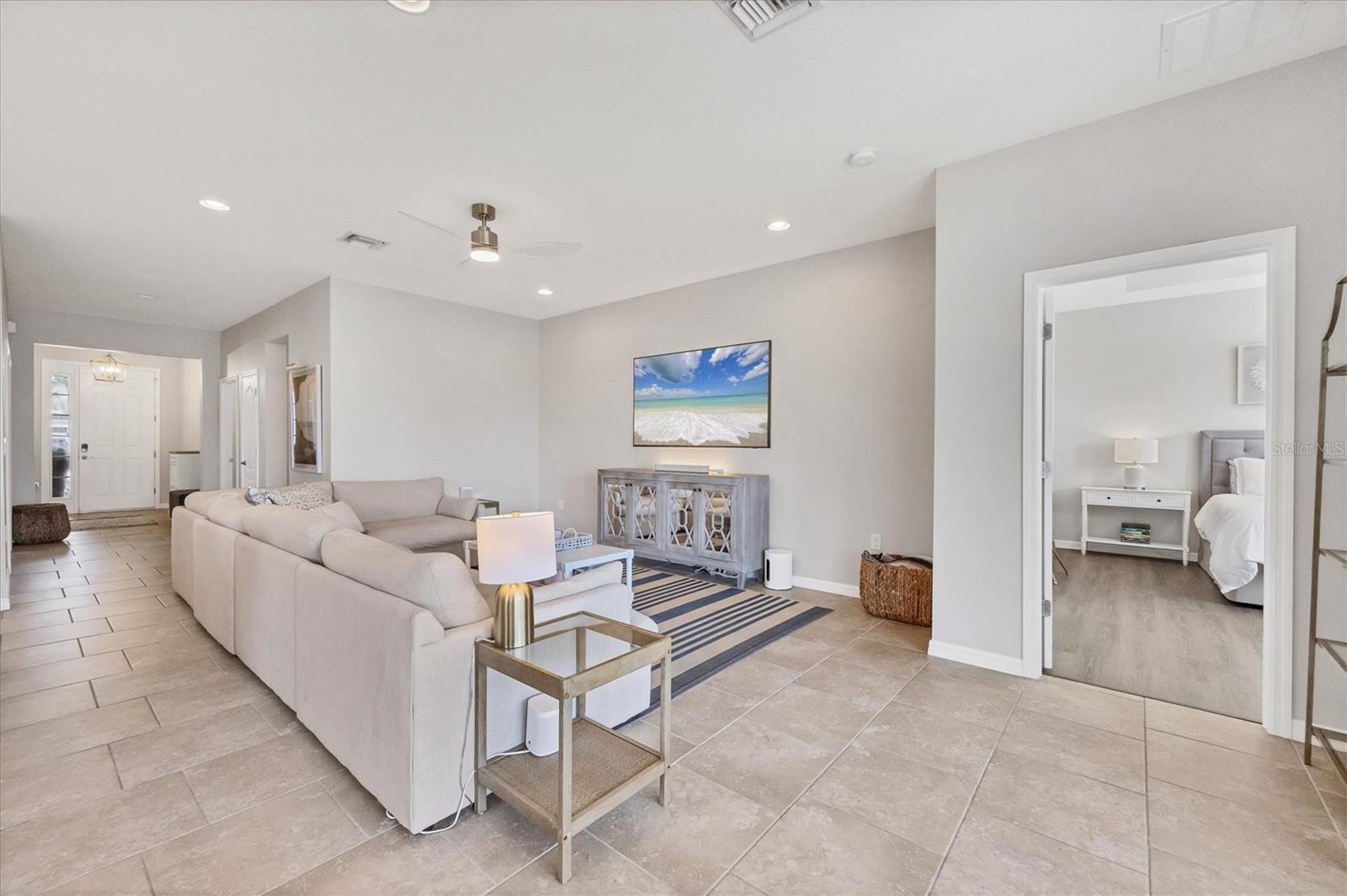 LUNA BAY - Residential