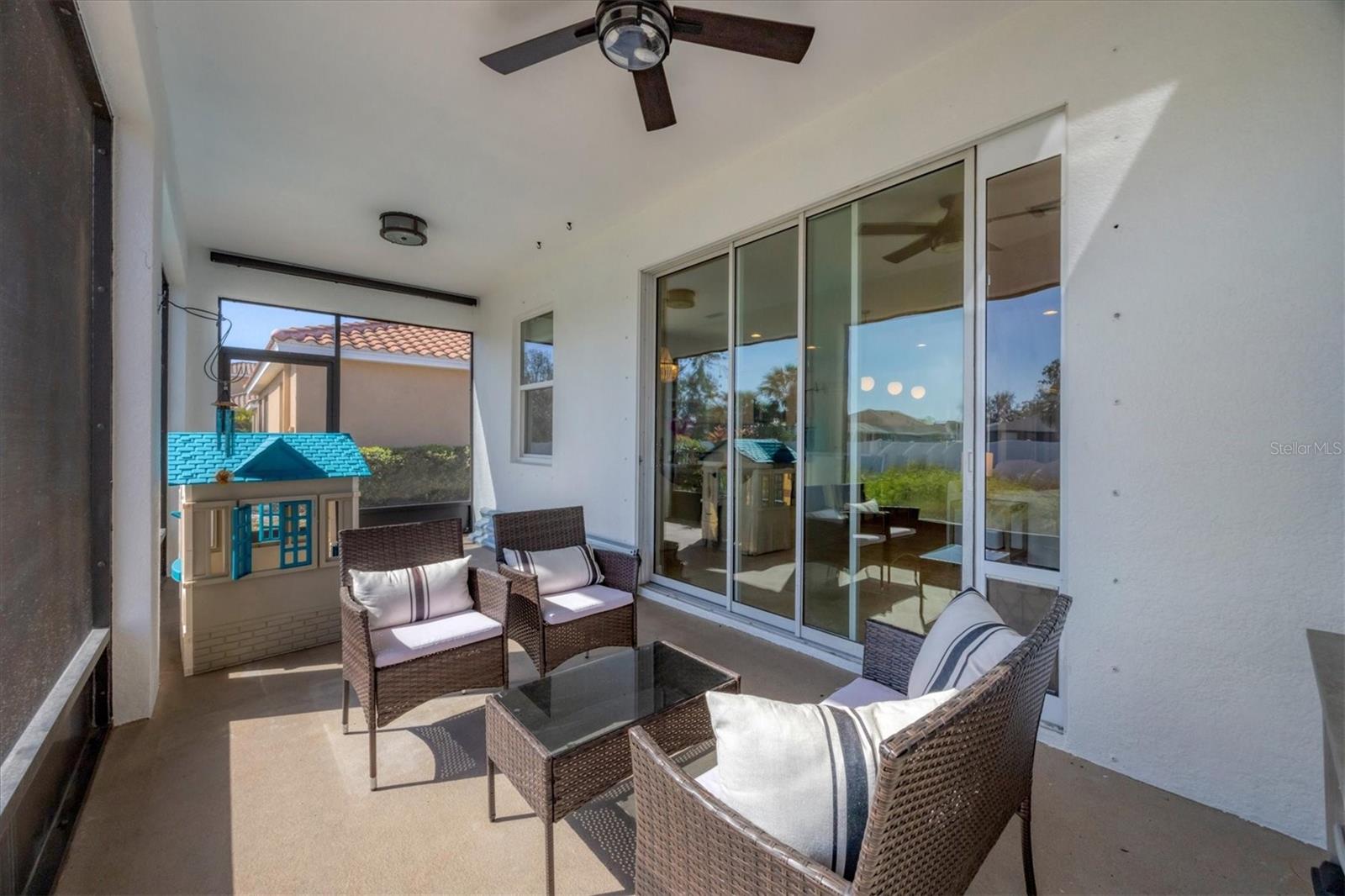 LUNA BAY - Residential