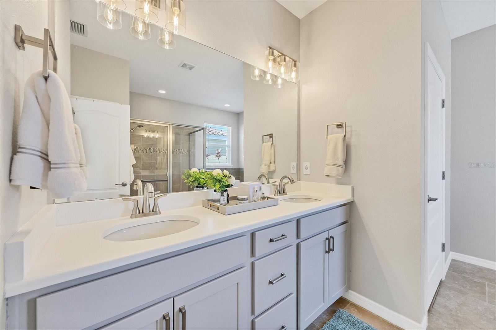 LUNA BAY - Residential