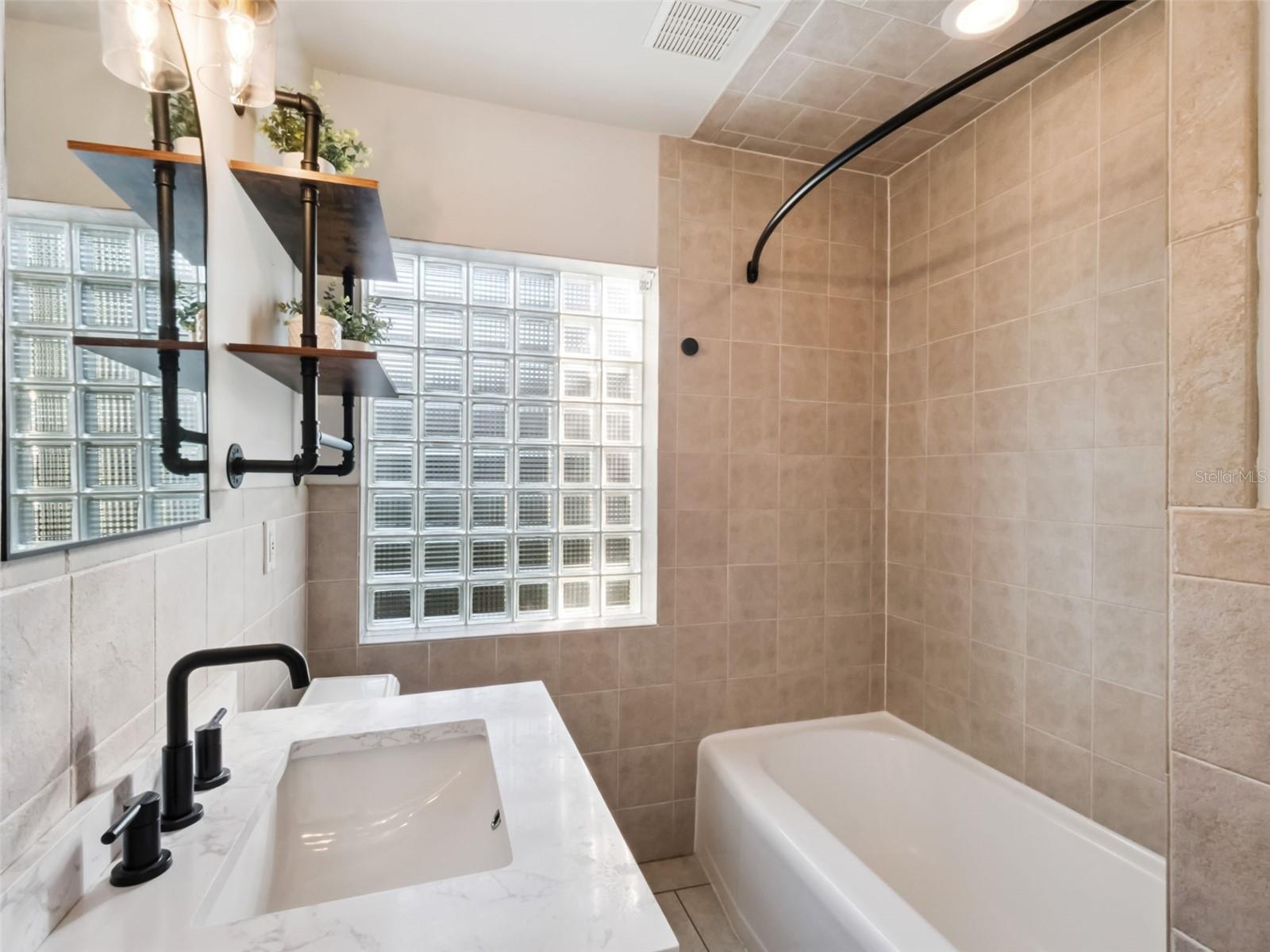 SHORE CREST - Residential