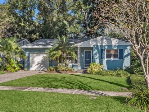 Photo of 1725 Oakmont Lane, Orlando, FL 32804 (MLS # O6353452)