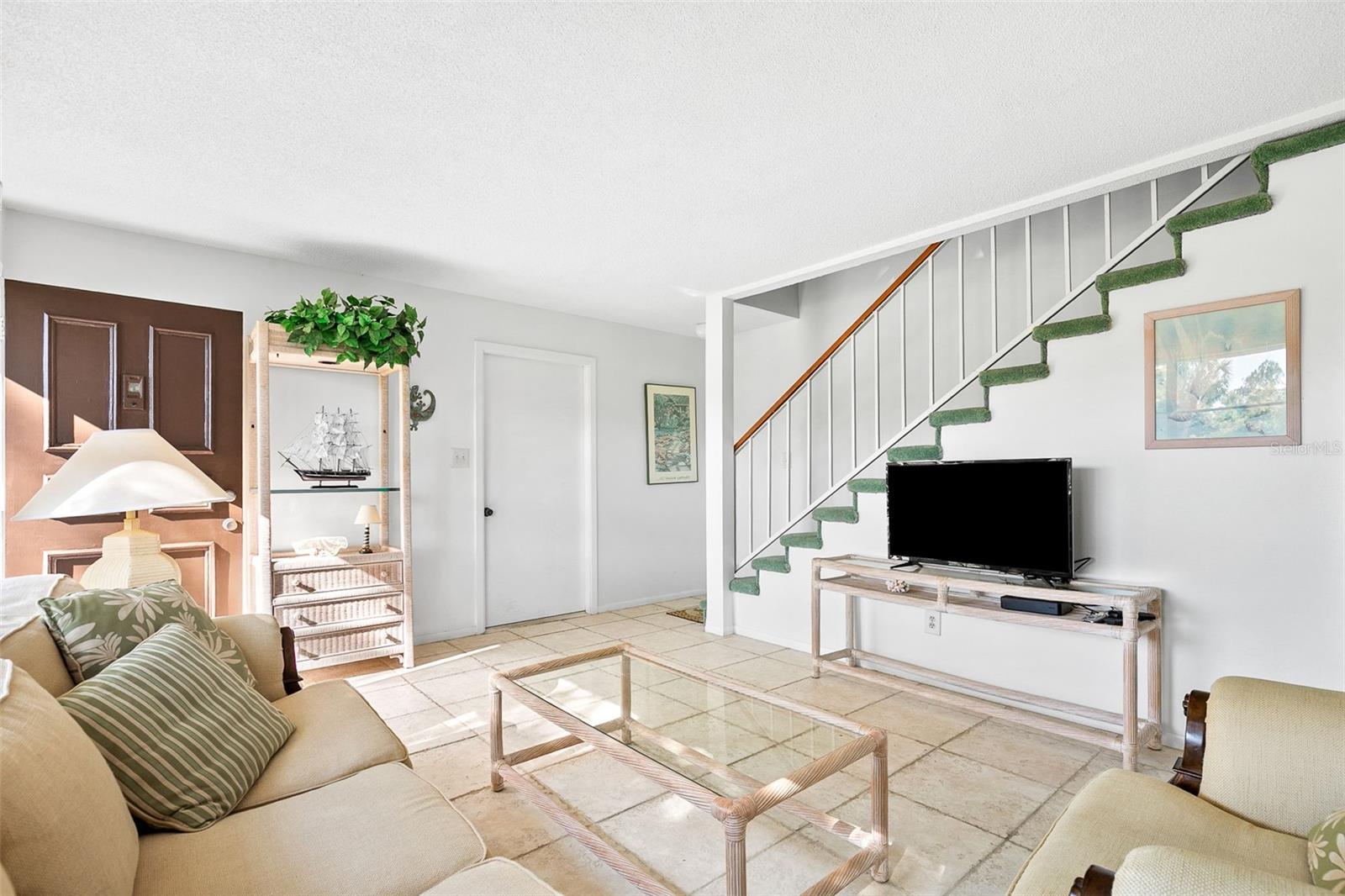 SUTTON PLACE - Residential