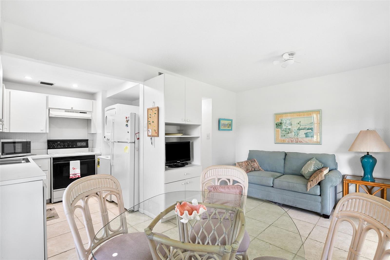 SUTTON PLACE - Residential