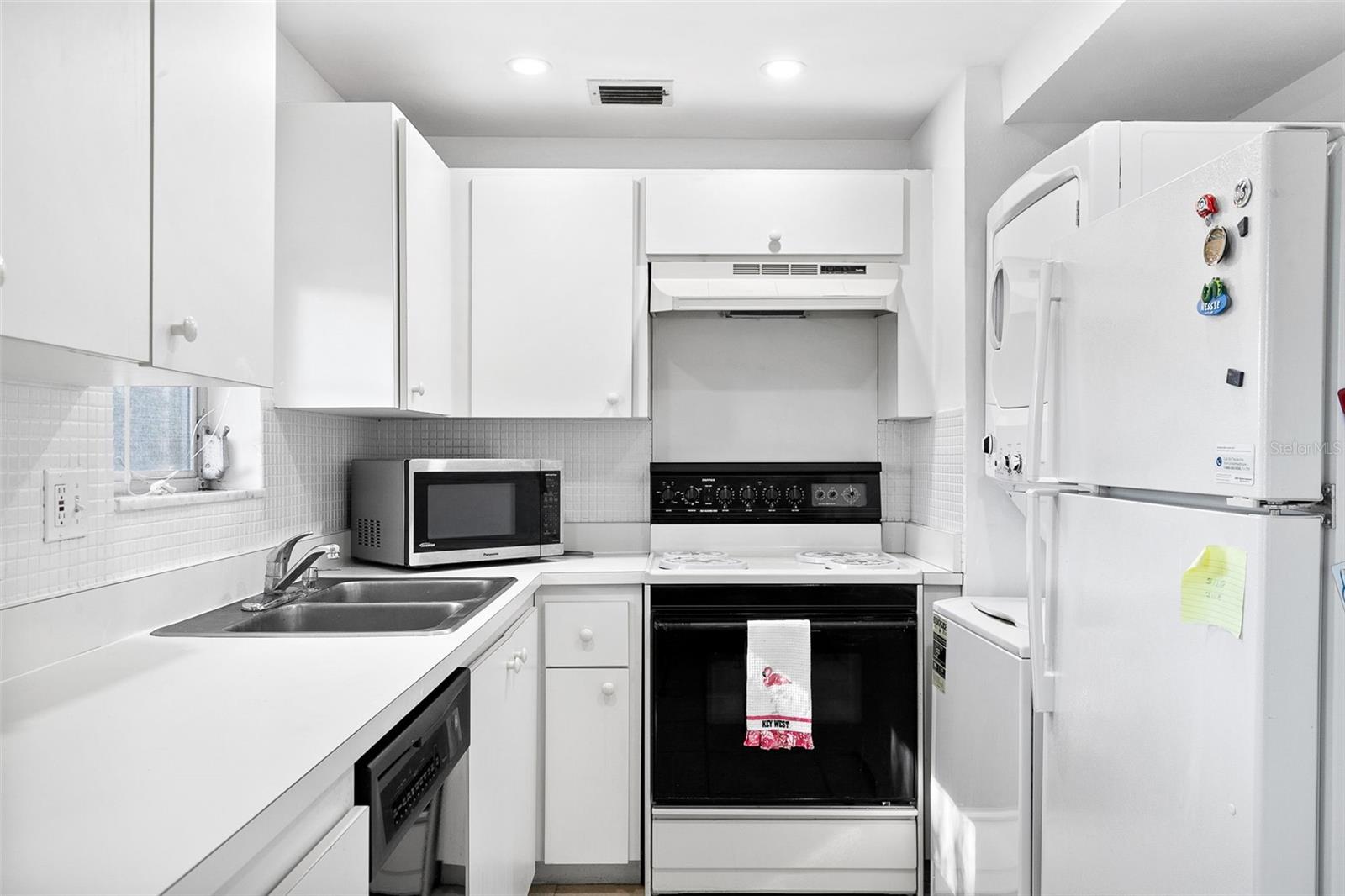 SUTTON PLACE - Residential