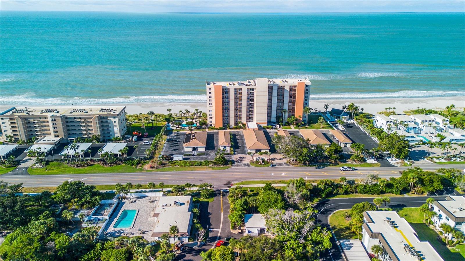 SUTTON PLACE - Residential