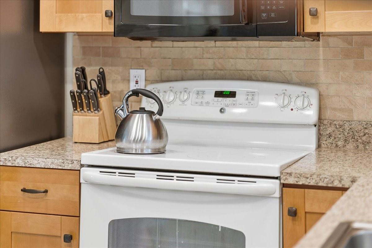 RIDGEWOOD ESTATES 20TH ADD - Residential