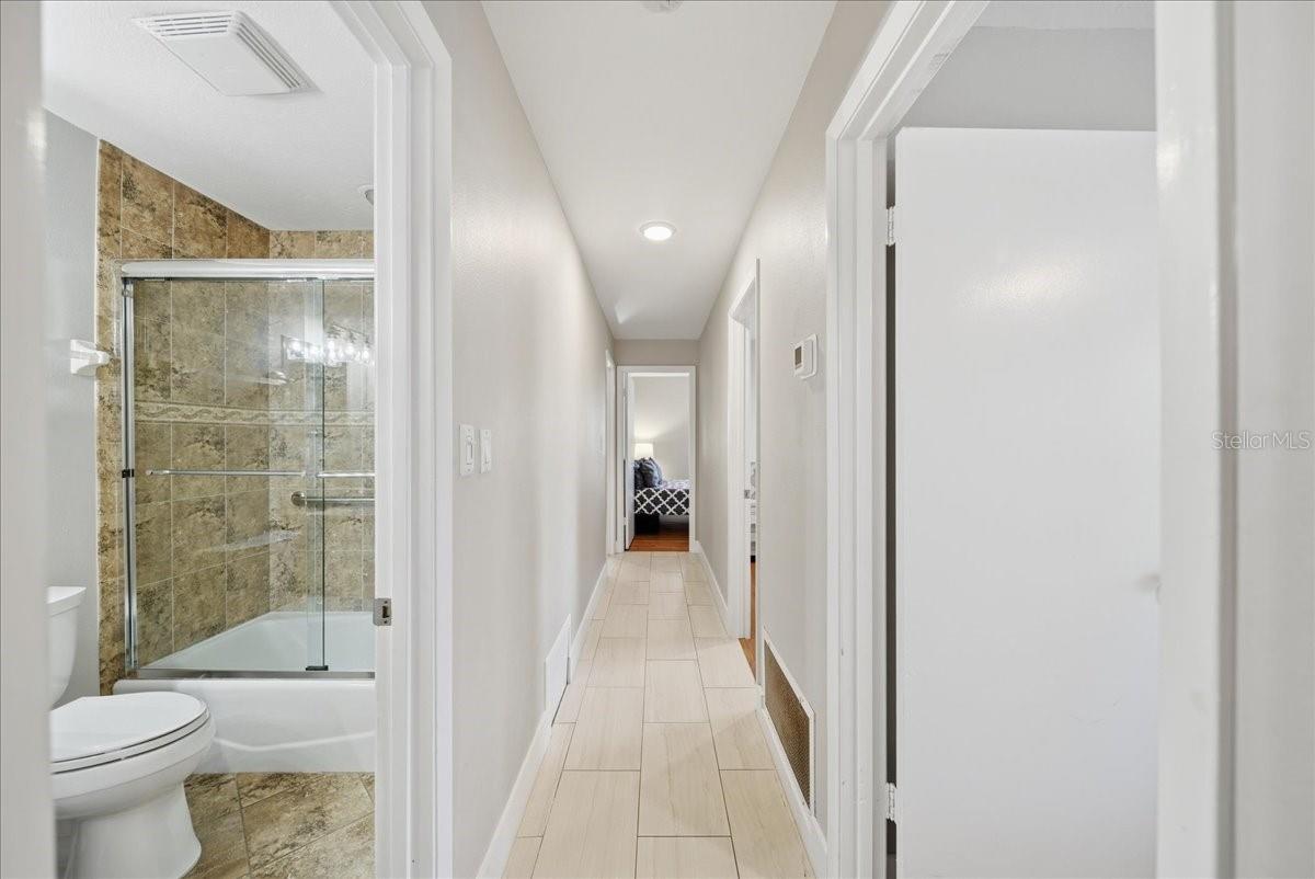 RIDGEWOOD ESTATES 20TH ADD - Residential