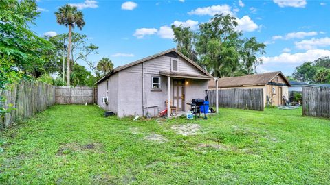 A home in DELAND