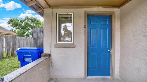 A home in DELAND