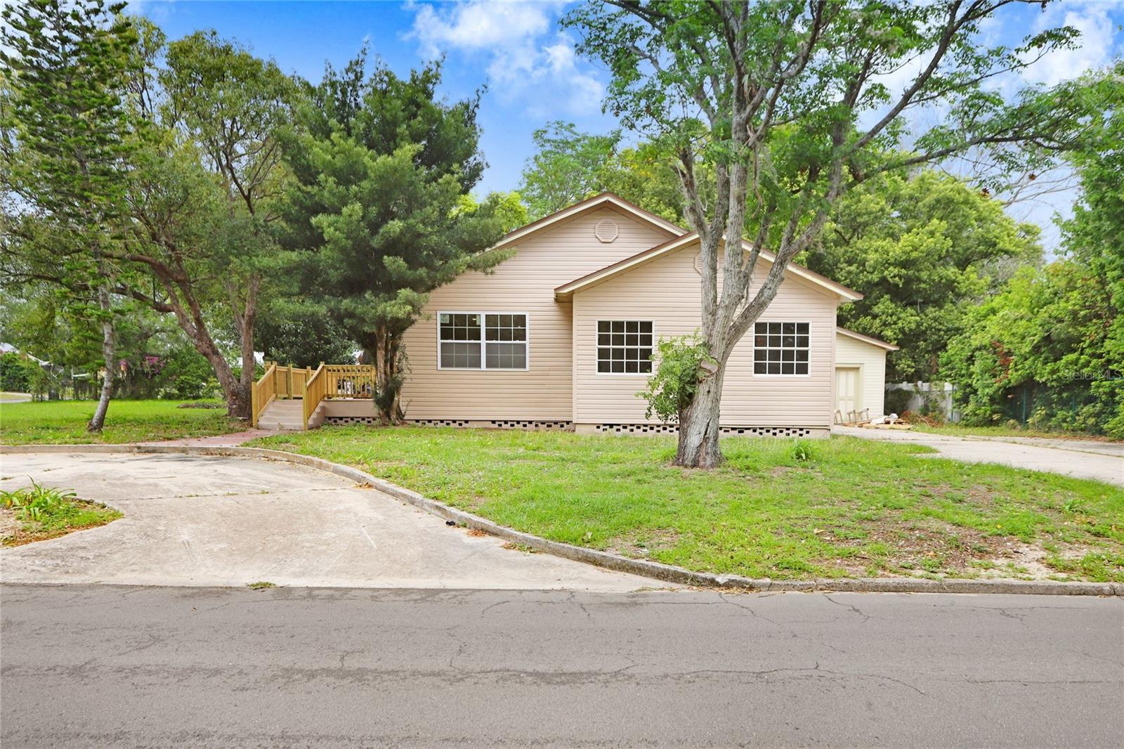 310 S DELANEY AVENUE